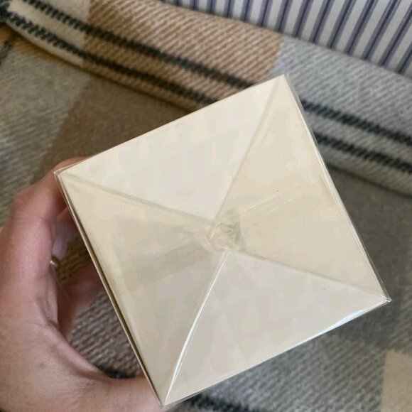 Perfume - Picture 4 of 4